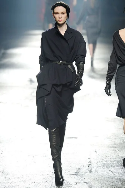 Look 30